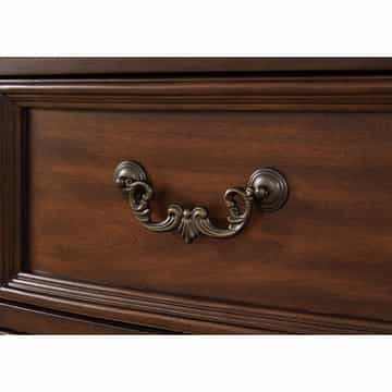 Lavinton Chest - Gallery Image 2