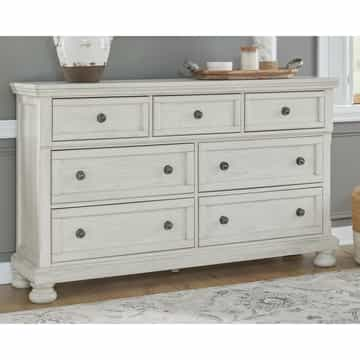 Robbinsdale Dresser - Gallery Image 3