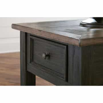 Tyler Creek Rectangle End Table - Gallery Image 9