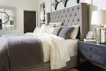 Sorinella Queen Upholstered Bed - Gallery Image 3