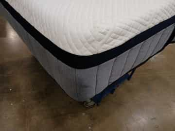 Stearns & Foster® Estate Hybrid Winehouse 14 inch Mattress - King - Gallery Image 6