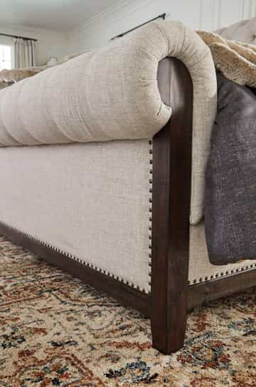 Hillcott Queen Upholstered Bed - Gallery Image 3