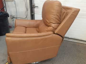 Power Swivel Chair - Gallery Image 3