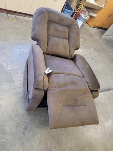 Samir Power Lift Recliner - Gallery Image 5